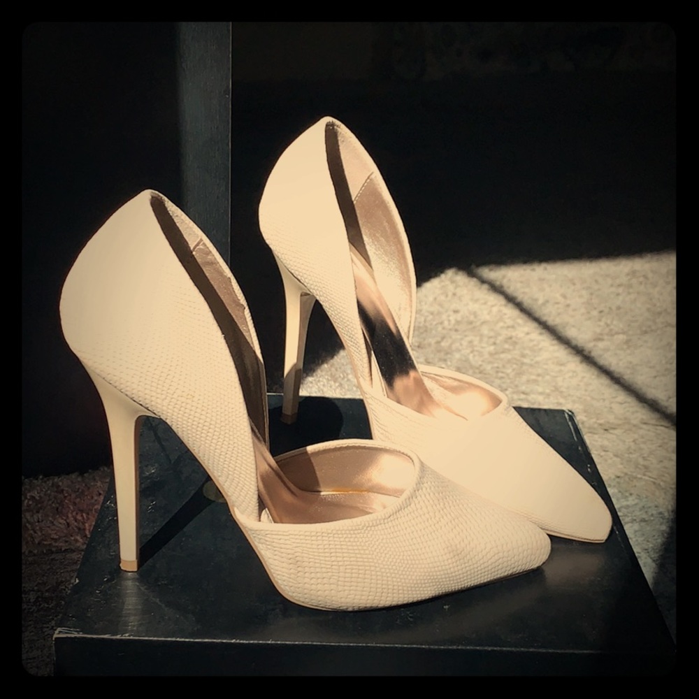 Nude Snake skin heels